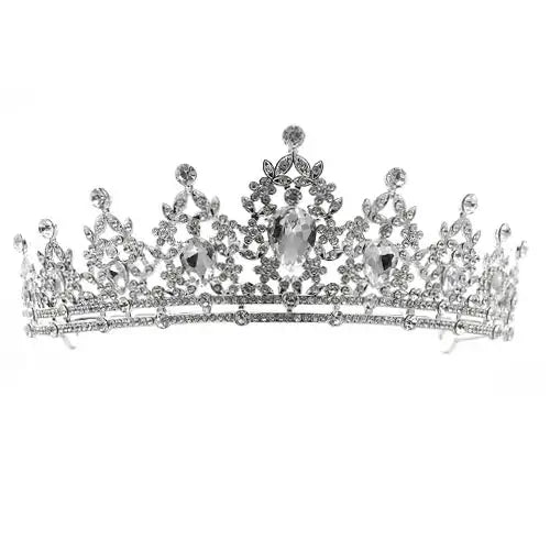 Zilverkleurige tiara met bloemetjes van steentjes van voeren